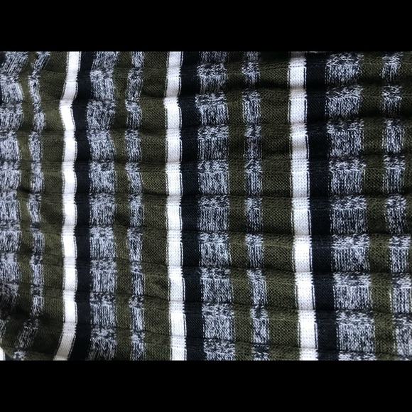 LulaRoe striped short sleeve cardigan - Picture 2 of 4